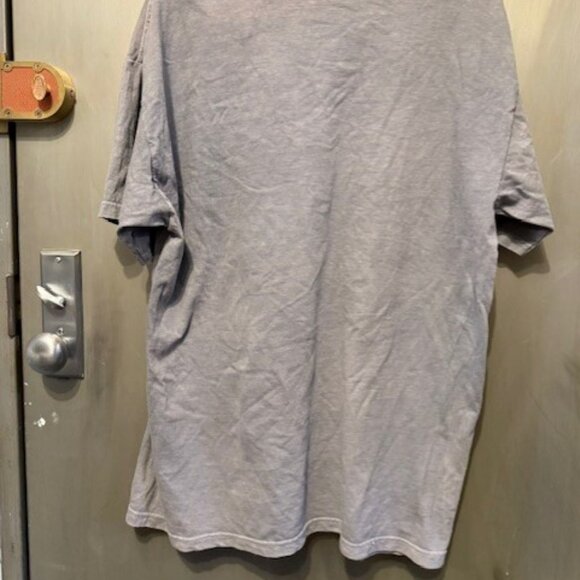 Retro Queen Of Soul Aretha Franklin Distressed Graphic Tee - Unisex - Picture 11 of 16